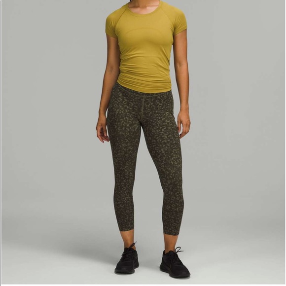 Lululemon 🐢 Base Pace 25” HR Running Tight size 6 Intertwined Camo Medium Olive - Picture 2 of 9